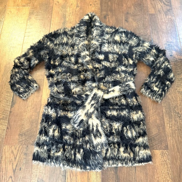 BCBG MAX AZARIA “Catherine” faux fur coat, size XS - Picture 7 of 13